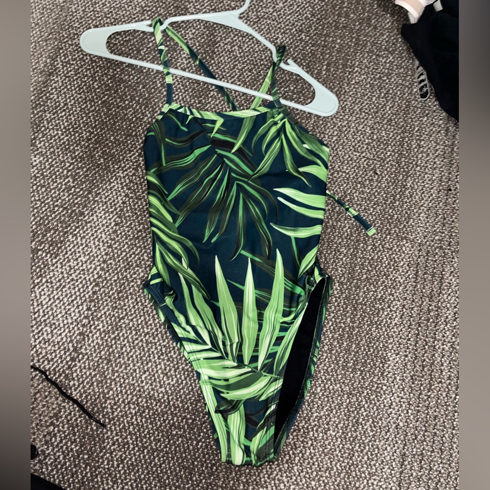 Jolyn tie back onesie “Jackson 4” size 28